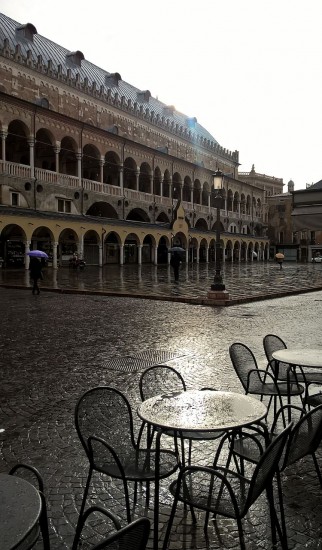 Piazza della Frutta, Padua